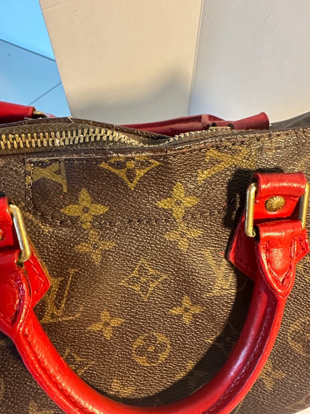 Louis Vuitton Monogram Speedy 30
Date Code SD0090
12” x 9” x 7” - Picture 7 of 14